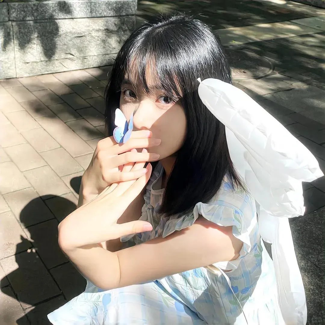 窗里的光 海报